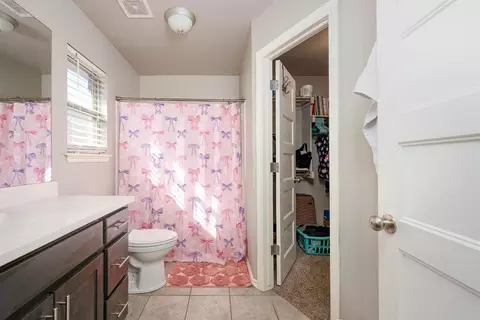 Bath - 409 Scully Rd, Yukon, OK 73099 photo 2 of 3