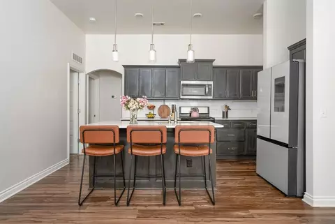 Kitchen - 409 Scully Rd, Yukon, OK 73099 photo 1 of 3