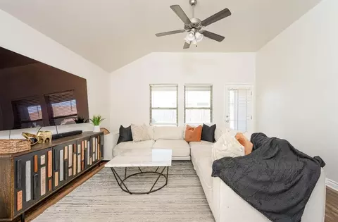 Living - 409 Scully Rd, Yukon, OK 73099 photo 1 of 1