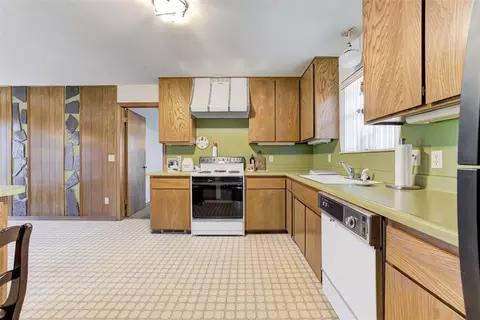 Kitchen - 101284 S 3350 Rd, Mcloud, OK 74851 photo 3 of 3