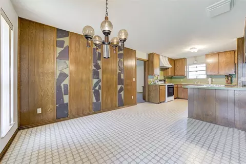 Dining - 101284 S 3350 Rd, Mcloud, OK 74851 photo 1 of 1