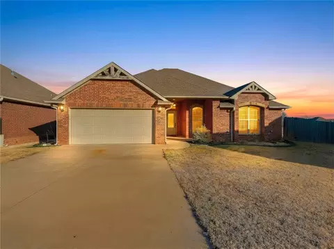 431 Westchester Ct, Ada, OK 74820