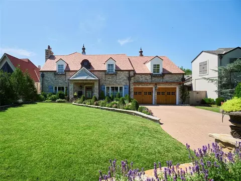 1102 Huntington Ave, Nichols Hills, OK 73116