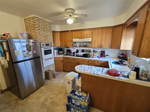 515 W 4th St, Watonga, OK 73772 photo 2