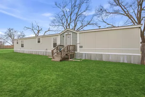 919 S Maple Ave, Erick, OK 73645