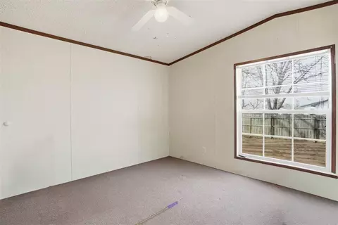 Bedroom - 919 S Maple Ave, Erick, OK 73645 photo 2 of 2