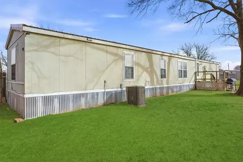 Exterior - 919 S Maple Ave, Erick, OK 73645 photo 5 of 6