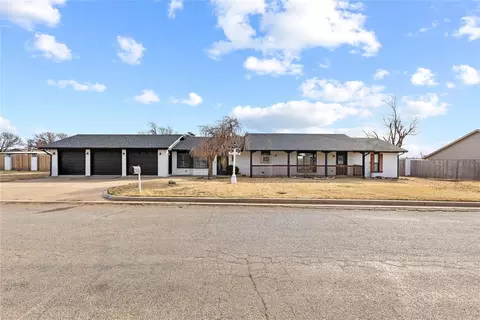 1407 Partridge Ln, Cordell, OK 73632