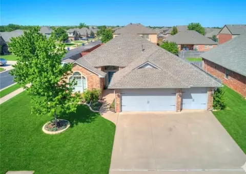 5005 NW 153rd St, Edmond, OK 73013