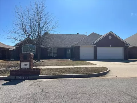 312 Thornebrook Dr, Norman, OK 73069