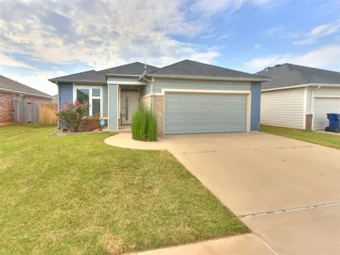 10716 NW 20th St, Yukon, OK 73099