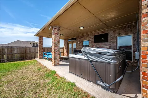Exterior - 1300 Ella Dr, Tuttle, OK 73089 photo 3 of 6