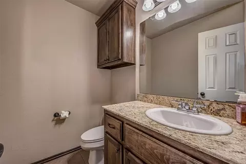 Bath - 1300 Ella Dr, Tuttle, OK 73089 photo 4 of 4