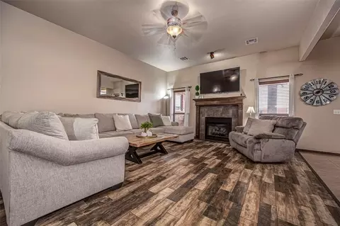Living - 1300 Ella Dr, Tuttle, OK 73089 photo 3 of 3