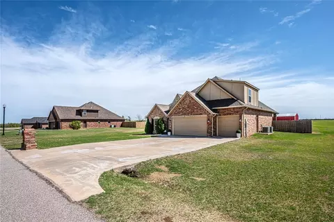 Exterior - 1300 Ella Dr, Tuttle, OK 73089 photo 6 of 6