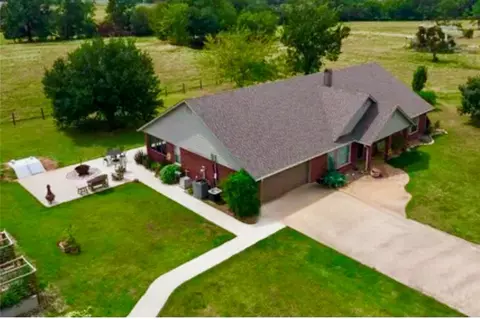 868 N Living Land Rd, Idabel, OK 74745