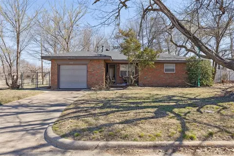 523 N Front Ave, Noble, OK 73068