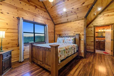 Bedroom - 708 Split Creek Ln, Broken Bow, OK 74728 photo 7 of 8