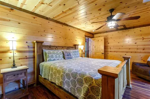 Bedroom - 708 Split Creek Ln, Broken Bow, OK 74728 photo 5 of 8