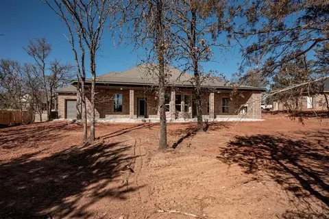 Exterior - 8121 Longbow Dr, Arcadia, OK 73007 photo 3 of 5