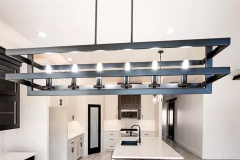 Kitchen - 8121 Longbow Dr, Arcadia, OK 73007 photo 3 of 3