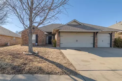 805 Dana Dr, Yukon, OK 73099