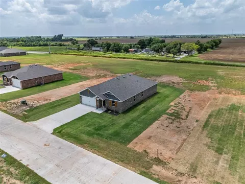View/Area - 1016 Prairie Dr, Tuttle, OK 73089 photo 2 of 7
