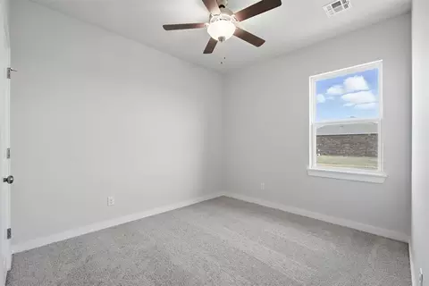 Bedroom - 1016 Prairie Dr, Tuttle, OK 73089 photo 7 of 10