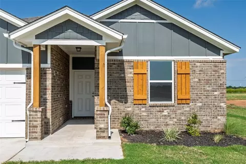 Exterior - 1016 Prairie Dr, Tuttle, OK 73089 photo 5 of 10
