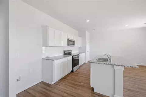 Kitchen - 1016 Prairie Dr, Tuttle, OK 73089 photo 1 of 1