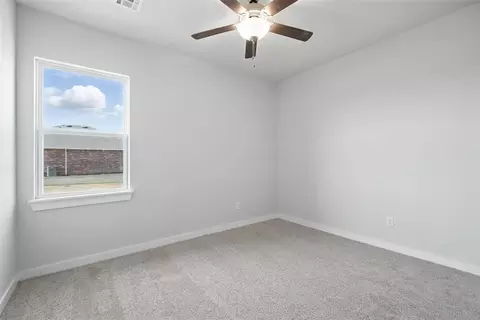 Bedroom - 1016 Prairie Dr, Tuttle, OK 73089 photo 5 of 10