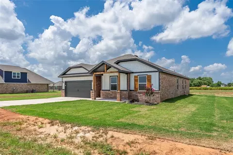 Exterior - 1020 Prairie Dr, Tuttle, OK 73089 photo 5 of 8