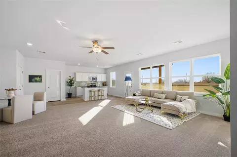 Living - 1020 Prairie Dr, Tuttle, OK 73089 photo 3 of 3