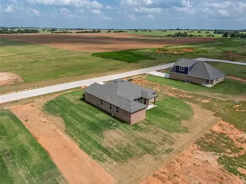 View/Area - 1020 Prairie Dr, Tuttle, OK 73089 photo 6 of 8