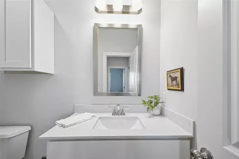 Bath - 1020 Prairie Dr, Tuttle, OK 73089 photo 5 of 6