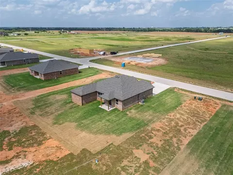 View/Area - 1020 Prairie Dr, Tuttle, OK 73089 photo 4 of 8