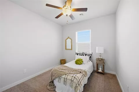 Bedroom - 1020 Prairie Dr, Tuttle, OK 73089 photo 5 of 8