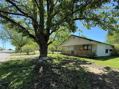 314 W 12th St, Wewoka, OK 74884