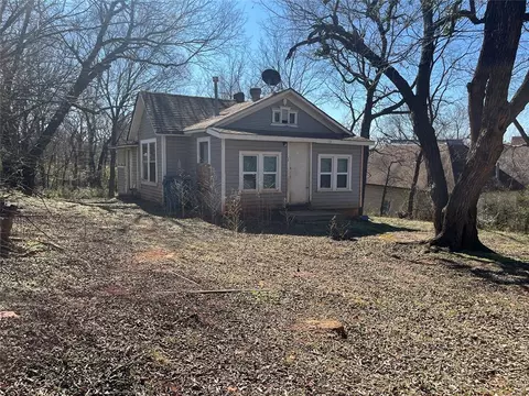 407 E 7th St, Chandler, OK 74834