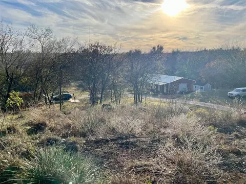 2204 NE 122nd St, Edmond, OK 73013