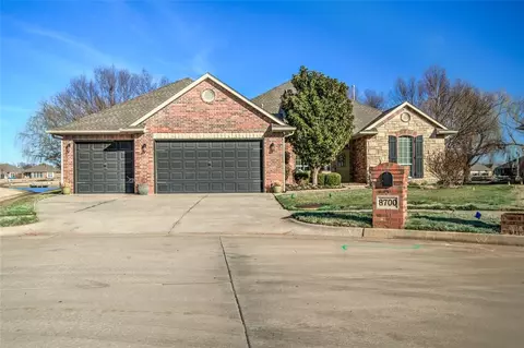 8700 NW 72nd Ct, Warr Acres, OK 73132
