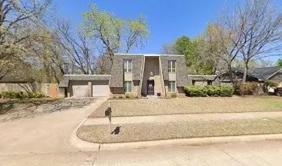 2303 SW Bud Wilkinson Dr, Norman, OK 73069