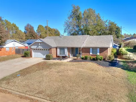 3204 W Woodlane Dr, Midwest City, OK 73110
