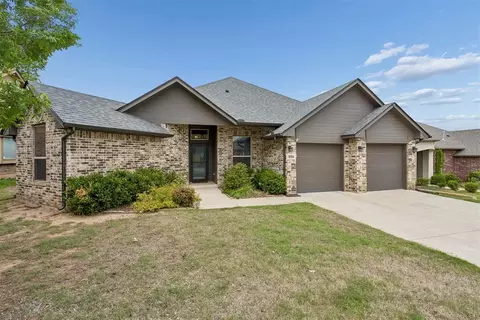 516 NE 23rd Ave, Norman, OK 73071