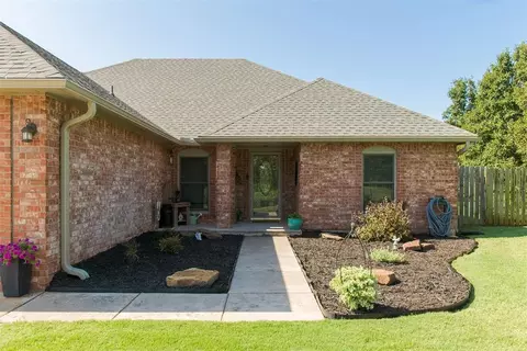 8751 W Simpson Rd, Edmond, OK 73025