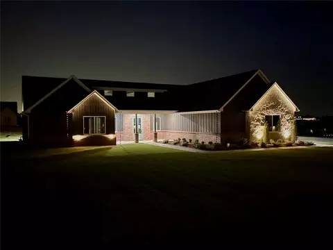 4501 Raymond Ln, Guthrie, OK 73044