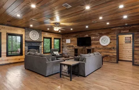Living - 224 Pine Forest Trl, Broken Bow, OK 74728 photo 1 of 4