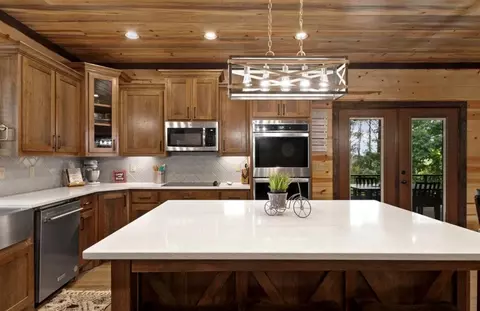Kitchen - 224 Pine Forest Trl, Broken Bow, OK 74728 photo 2 of 6