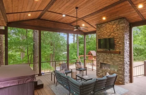 Exterior - 224 Pine Forest Trl, Broken Bow, OK 74728 photo 6 of 15