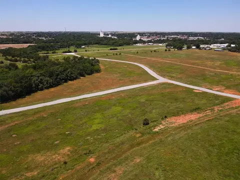 2 Stone Hill Way, Perry, OK 73072 photo 4
